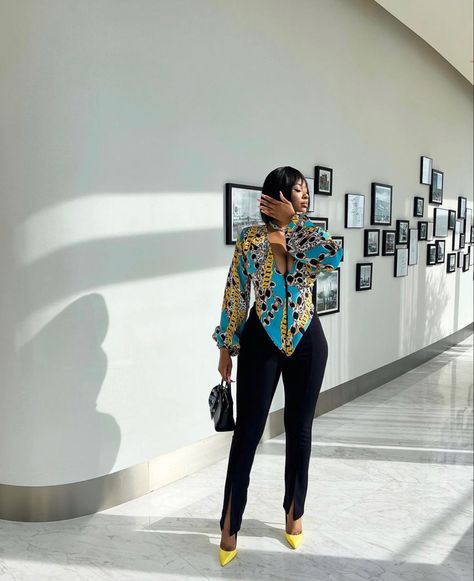 Trendy Ankara outfit #fashion #corset #style #ankarastyles Ankara Tops Blouses, Ankara Corset, Corset Top Outfit, Corset Fashion Outfits, Trendy Ankara Styles, Fashion Corset, African Print Tops, Dressy Casual Outfits, African Inspired Clothing