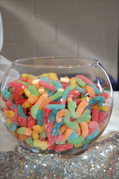 Sour Gummy Worms Aesthetic, Gummy Worms Aesthetic, Trolli Gummy Worms, Freakshakes Recipe, Brain Cake, Sour Gummies, Sour Worms, Sour Gummy Worms, Bella Marie