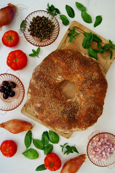 A Maltese Beach Ftira with Tomato, Capers, Olives and Mint ° eat in my kitchen Maltese Ftira Recipe, Ftira Maltese, Malta Food, Maltese Recipes, Baked Rice, Island Food, Summer Vegetable, European Food, Cooking Inspiration