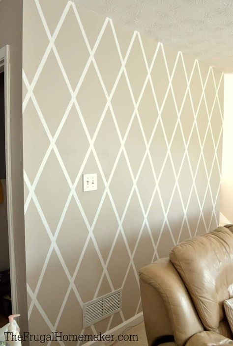 Painted diamond pattern | 7 Interesting Ways To Paint Your Walls Tape Wall, Diy Wall Painting, Diy Wand, Room Wall Painting, Bedroom Wall Designs, Bedroom Wall Paint, Accent Wall Bedroom, Wall Paint Designs, Bedroom Paint