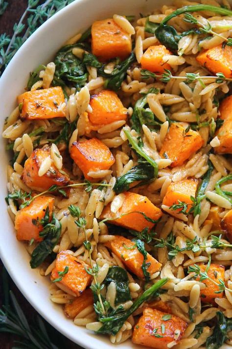 creamy orzo pasta with butternut squash and spinach Pasta With Butternut Squash, Creamy Orzo Pasta, Butternut Squash And Spinach, Orzo Spinach, Veggies Roasted, Orzo Pasta Recipes, Butternut Squash Spinach, Simple Spinach Salad, Creamy Orzo