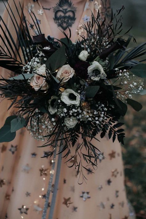 Gothic Floral Bouquet, Viking Wedding Dress Black, Small Dark Wedding Bouquet, Dark Forest Wedding Flowers, Gothic Dried Flowers, Grunge Wedding Bouquet, Edgy Wedding Bouquet, Dark Academia Wedding Bouquet, Dark Romantic Wedding Bouquet