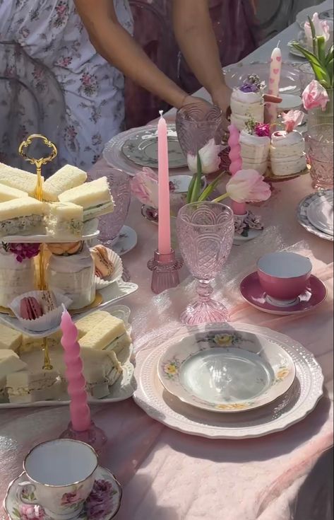 Floral Afternoon Tea, Pink Floral Tea Party, Tea Party Candy Table, Pink Cottagecore Birthday, Couqutte Birthday Party, Cute Tea Party Aesthetic, Danish Pastel Birthday Party, Girly Garden Party, Pastel Party Aesthetic