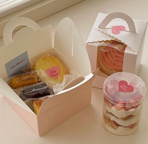 Aesthetic Dessert Packaging, Aesthetic Packaging Food, Aesthetic Food Packaging, Cupcake Packaging Ideas, 귀여운 음식 그림, Baking Packaging, Dessert Packaging, Packaging Ideas Business, Small Business Packaging Ideas