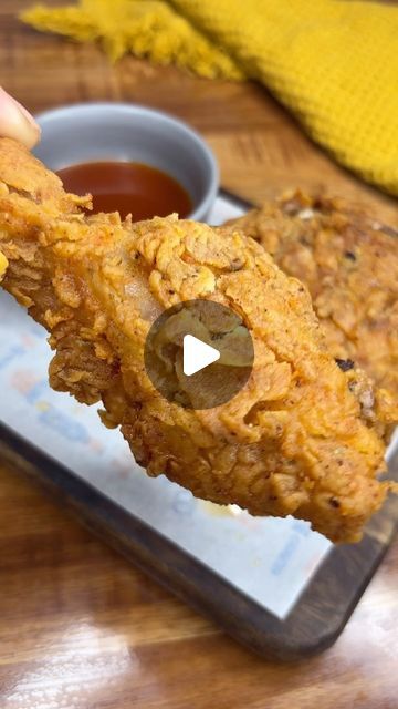 Kuljyoti Dhingra on Instagram: "KFC Styled Fried Chicken Recipe At Home 😍😍 Uploading all the ingredients in the caption, stay tuned ✨ #food #foodreels #easyrecipe #kfc #kfcchicken #friedchicken #chickenrecipes" Kfc Fried Chicken Recipe, Kfc Style Chicken, Kfc Chicken Recipe, Kfc Chicken, Fried Chicken Recipe, Fried Chicken Recipes, Chicken Recipe, Fried Chicken, Stay Tuned