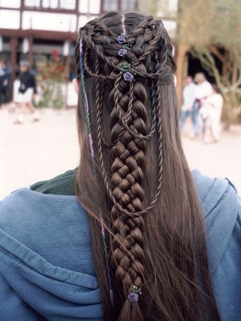 Beautiful Scottish braids Scottish Hairstyles, Celtic Braid, Medieval Hairstyles, Viking Braids, Avatar Dr, Viking Hair, Fantasy Hair, Hair Tutorials, Hair Dos