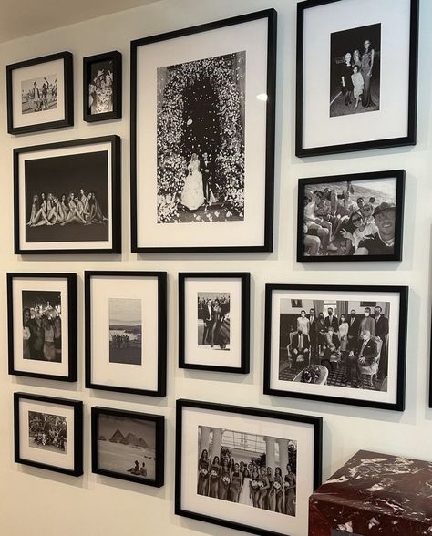 Gallery Wall Black Frames, Wedding Photo Wall Display, Photo Frame Ideas, Frame Inspiration, Wedding Photo Walls, Photowall Ideas, Home Nails, Nails Home, Black And White Photo Wall