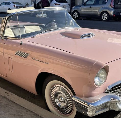 Pink Vintage Car, Pink Convertible, Volkswagen Beetle Convertible, School Car, Beetle Convertible, Pink Cadillac, Mom Car, Old School Cars, Pink Car