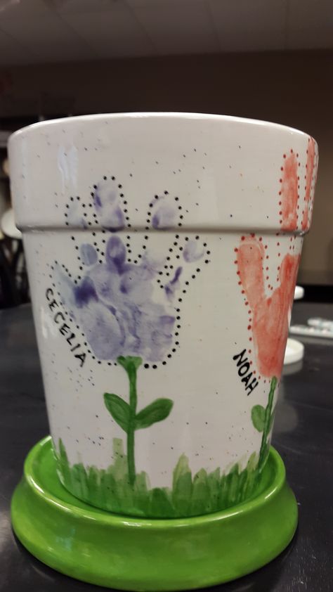 Baby Footprint Flower Pot, Hand Print Flower Pot, Social Pottery, Sahm Activities, Handprint Art Christmas, Finger Painting For Kids, Mothers Day Flower Pot, Hand Print Flowers, Kids Painting Crafts