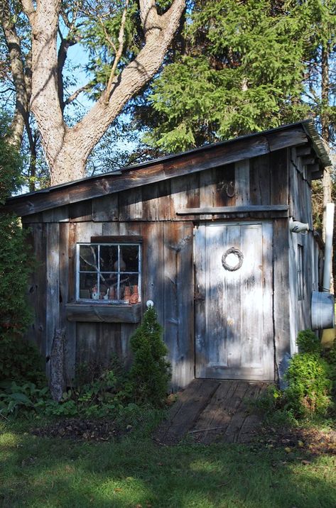 Rustic Sheds Ideas, Small Shed Ideas, Rustic Sheds, Rustic Garden Shed, Rustic She Shed, Shed Conversion Ideas, Sheds Ideas, Rustic Shed, Garden Shed Diy