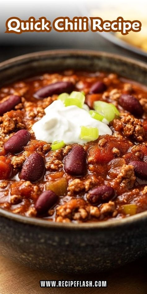 Want a comforting dish that warms you up? This Quick And Easy Chili Recipe is not only satisfying but also simple to make! With minimal ingredients and maximum flavor, it’s ideal for meal prep. Don’t forget to save it for your next cozy night in! Quick Easy Soups For Dinner, Home Made Chili Recipe Easy, Easy Chile Recipes, Basic Chilli Recipes, Quick And Easy Chilli Recipe, Easy Cheap Chili Recipe, Easy Stove Top Chili, Chilli Recipe Dutch Oven, Homemade Chilli Recipe Easy