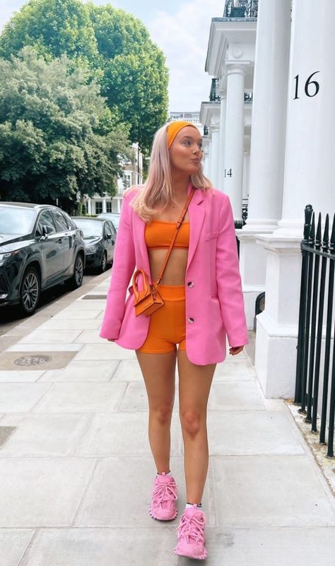 Pink Blazer Outfits Casual, Comfy Biker Shorts Outfit Summer, Biker Shorts Outfit Winter, Pink Blazer Summer Outfit, Pink Shorts Outfits Summer Casual, Pink Blazer And Sneakers Outfit, Pink And Orange Outfit Summer, Biker Shorts And Blazer Outfit, Pink Blazer Outfit Summer