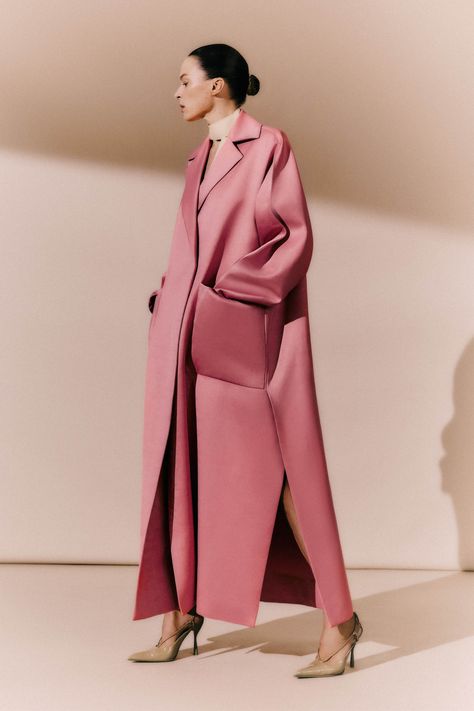 Look Working Girl, Look Rose, Jeanne Lanvin, Abayas Fashion, Inspiration Mode, Suit Fashion, Spring 2024, Look Chic, Fashion Week Spring