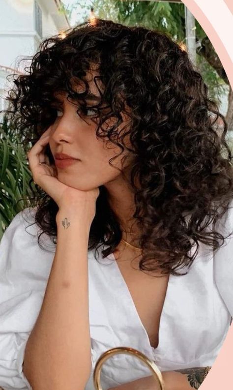 #wolfcut #curlyhair #hairinspo #hairgoals #hairtrends #curlyhairstyles #wolfcutcurlyhair #haircutideas #hairtransformation #curlyhaircommunity #hairfashion #hairlove #hairstyling #haircare #hairinspiration Wolf Cut Shoulder Length Hair, Wolf Cut Hair Curly, Wolf Cut Shoulder Length, Wolf Cut On Curly Hair, Curly Hair Wolf Cut, Wolf Cut Curly Hair, A Shag Haircut, Wolf Haircuts, Wolf Cut Hairstyles