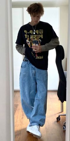 Outfits Ideas For Guys, High School Guys Outfits, Fashion Outfits Aesthetic Men, Guy Style Outfits, Men Street Wear Outfits, Mens 2000s Fashion, Boy Style Outfits, Male Outfit Ideas, Outfit Ideas For High School