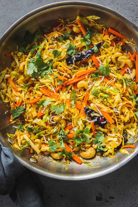 Cabbage Thoran (South Indian Cabbage Curry) Veggie Curry Indian, Indonesian Vegetarian Recipes, Cabbage Indian Recipes, Carrot Cabbage Recipes, Indian Veggie Sides, South Indian Vegetable Recipes, Side Dishes Cabbage, Cabbage Recipe Vegan, Asian Cabbage Recipes