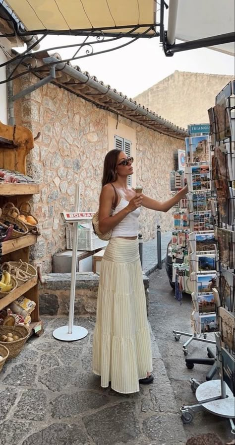 Spain Outfit, Vacation Outfits Women, European Summer Outfits, Europe Outfits, Vacay Outfits, Italy Outfits, Paris Outfits, Brunch Outfit, Mode Inspo