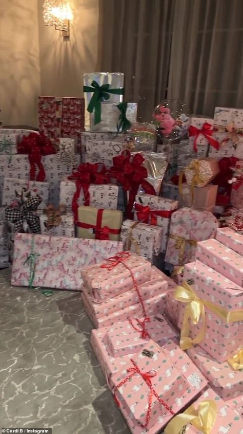 Mountains of presents: Later on Friday evening, the Bronx, New York native took back to her Instagram page and gave her 146 million fans and followers a glimpse at the plethora of gift piled up in her living room Luxury Birthday Gifts, Christmas Dreaming, Luxury Birthday, Christmas Themes Decorations, Christmas Feeling, Christmas Mood, Cardi B, Christmas Aesthetic, Christmas Gifts For Her