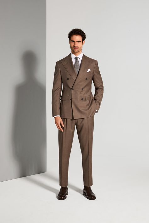 Men Tailored Suit, Formal Suits Men, Classy Suits, Look Formal, Green Suit, Brown Suits, How To Look Handsome, Fashion Suits For Men, Wedding Suit