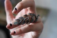 | Beautiful Leaf Branch Inspired Ring Finger  Cuff | Finger Cuff, Types Of Jewelry, Moda Paris, Leaf Ring, Jewelry And Accessories, Ring Finger, Little Things, Floral Rings, Jewelry Accessories