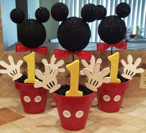 Mickey mouse centerpieces!                                                                                                                                                                                 More Mickey Mouse Centerpieces, Γενέθλια Mickey Mouse, Mickey Mouse Centerpiece, Mickey Mouse Birthday Decorations, Mickey 1st Birthdays, Mickey Mouse Bday, Mickey Mouse Themed Birthday Party, Fiesta Mickey Mouse, Mickey Mouse First Birthday