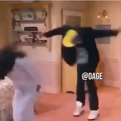 Dance Memes Funny, Dancing Videos Funny, Funny Dance Videos, Meme Dance, Dancing Meme, Dancing Happy, Dance Meme, Funny Eyes, Dancing Funny