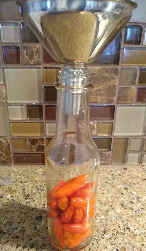 Southern "Peppa Sauce" (Pepper Vinegar) - Insane in the Brine Pepper Sauce Recipe Vinegar, Hot Pepper Vinegar, Tabasco Peppers, Pepper Vinegar, How To Make Vinegar, Infused Vinegars, Pepper Sauce Recipe, Tabasco Pepper, Fermentation Recipes