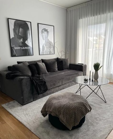 Cozy Minimalist Decoration: +30 Inspirations For You to Transform Your Home Sofa Aesthetic Dark, Dark Gray Couch Aesthetic, Black Couch Living Room Modern, House Decor Black And Grey, Living Room Decor Dark Sofa, Grey And Black Apartment Decor, Dark Grey Living Room Couch, Dark Living Room Ideas Apartment, Grey Couch Black Rug