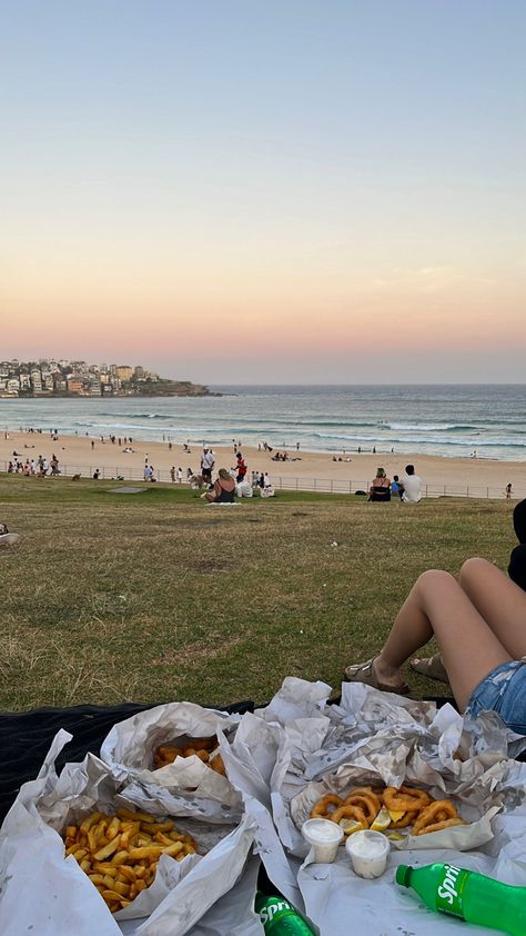 Australian Beaches Aesthetic, Spring At The Beach, Fish And Chips On The Beach, Summer Vibes Australia, Aussie Beach Aesthetic, Summer Aesthetic Australia, Australia Lifestyle Aesthetic, Living In Australia Aesthetic, Australian Beach Aesthetic