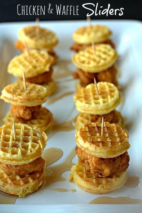 Chicken And Waffle Sliders, Waffle Sliders, Football Party Food, Tailgating Recipes, Game Day Snacks, Tailgate Food, Slider Recipes, Birthday Brunch, Good Eat