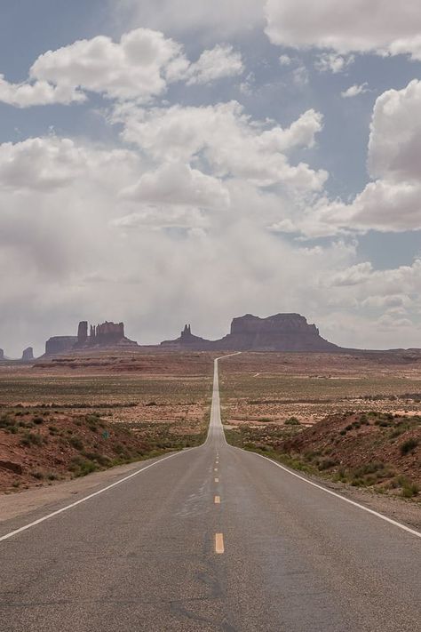 Highway 163 in Utah & Arizona - One of the 15 Most Scenic Drives in America America Road Trip, Utah Photography, Wallpaper Laptop, Scenic Drive, Camping Experience, Best Photographers, Go Camping, Route 66, Camping Hacks