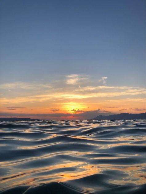 Sea Sunset Aesthetic Wallpaper, Water Waves Photography, Sea Waves Reference, Sunset Waves Aesthetic, Ocean Wave Photography, Wave Pictures Ocean, Ocean Waves Reference, Waves At Sunset, Waves Reference Photo