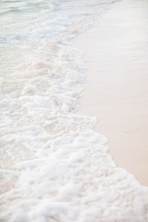 The way the waves kiss the shore is so beautiful -Loved and repinned by www.evolationyoga.com Caribbean Wedding, 背景 シンプル, Aesthetic Colors, Shades Of White, White Wallpaper, White Aesthetic, White Summer, Ocean Beach, Aesthetic Backgrounds