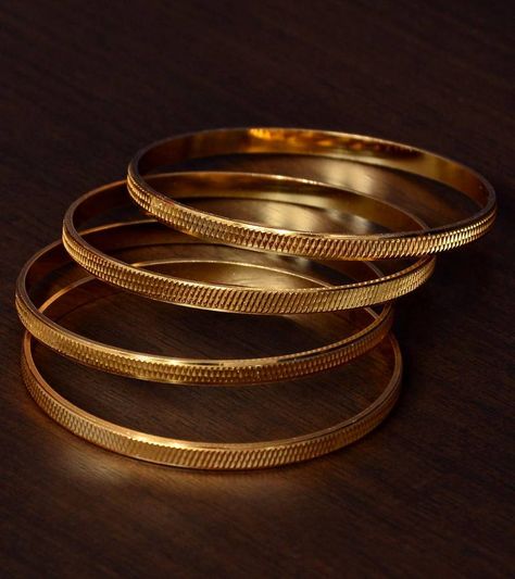 Simple Gold Bangle, Plain Gold Bangles, Solid Gold Bangle, Gold Bangles Indian, Gold Jewels Design, Antique Jewellery Online, Gold Bangles For Women, Gold Bangle Set, Gold Jewelry Simple Necklace