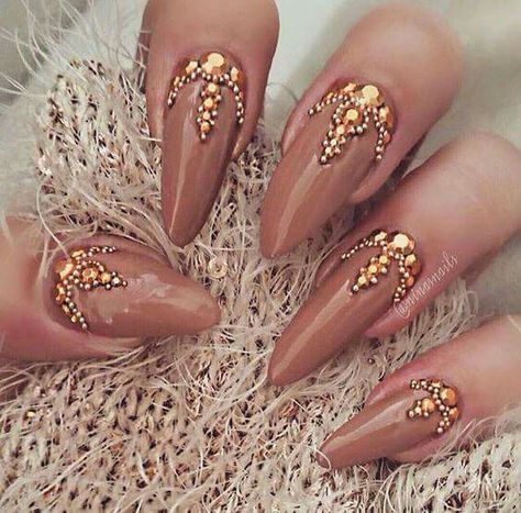 Copper stiletto nails Indian Nails, Bridal Nail Art, Nagel Tips, Pretty Nail Designs, Crafts Videos, Bridal Nails, Fabulous Nails, Easy Fall, Fancy Nails