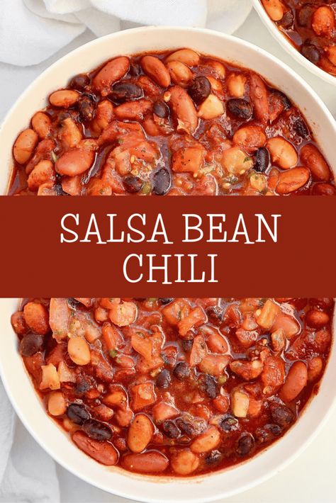 Salsa Bean Chili ~ A simple and satisfying chili with chunky salsa and two kinds of beans. Ready in under 30 minutes! Chili With Salsa Recipe, Beanless Chilli Recipes, Chili Beans Vegetarian, Chili With Salsa, Three Bean Chili Vegetarian, Salsa Chili, Best Vegan Snacks, Bobby Flay Vegetarian Chili, Meatless Chili