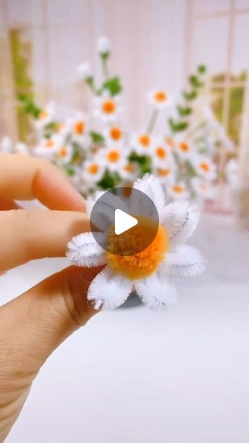 Itsy Bitsy Artsy I Art & Craft I Creative DIY on Instagram: "Pipe cleaner flowers: Creative Craft Inspiration 🌼🌿✂️ Explore your creativity with unique handmade pipe cleaner flowers. Elevate your home decor with this stunning DIY creation!  . . . 📌 Follow me for more: ➡️ @itsy_bitsy_23 ➡️ @itsy_bitsy_23 ➡️ @itsy_bitsy_23 . . . #craftflower #Handmade #PipeCleanerCrafts #DIYDecor #ArtisticCreations #HomeCrafts #CraftyIdeas #flowercraft #CreativeDesign #pipecleanerflowers #HandmadeDecor #ArtisanCrafts #HomeDecoration #CraftInspiration #DIYProjects #CraftingCommunity #DecorInspiration #ArtisticHome #CraftyLife #HandcraftedBeauty #UniqueDecor #CreativeExpression #CraftingPassion #ArtisticSkills #HomeDecorIdeas #pipecleaners #parentchildhandmade #craftymom #decor #decorideas" How To Make A Pipe Cleaner Flower, What To Do With Pipe Cleaners, Diy Nature Home Decor, How To Make Flowers With Pipe Cleaners, Pipe Cleaner Decorations, Flowers Made From Pipe Cleaners, Pipe Cleaner Crafts Easy, Flowers From Pipe Cleaners, Flowers Pipe Cleaners