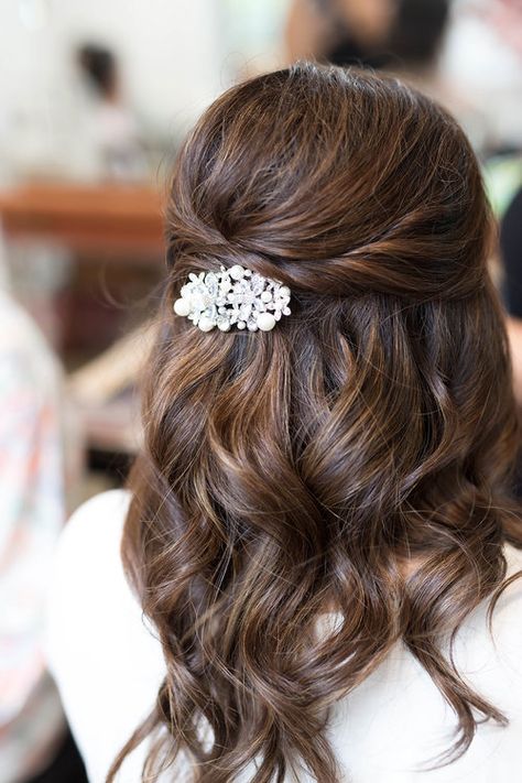 Wedding Hair Half, Girl Grunge, Wedding Hairstyles Half Up Half Down, Bridal Hair Flowers, Wedding Hair Down, Half Up Half Down Hair, Wedding Hairstyles For Long Hair, Half Up Hair, Wedding Hair And Makeup