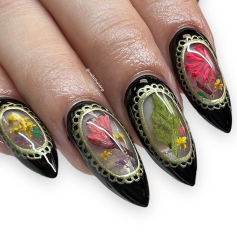 Encapsulated Nails Halloween, Nails Frame Design, Real Flowers On Nails, Polymer Clay Nails, Cottage Core Nails Aesthetic, Nail Frame Design, Black And Flower Nails, Goth Flower Nails, Gothic Floral Nails