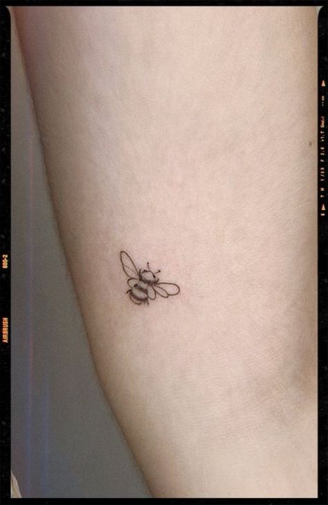 Small Tattoo Designs Simple, Minimalist Bee Tattoo Outline, Delicate Bumble Bee Tattoo, Mini Bumble Bee Tattoo, Minimalist Bumble Bee Tattoo, Bee Tattoos Simple, Animated Bee Tattoo, Tiny Bee Tattoos For Women, Small Tattoo Ideas With Color