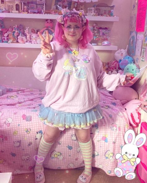 Yume Kawaii Fashion, Kawaii Aesthetic Outfits, Dragon Sweatshirt, Fairy Kei Fashion, Plus Size Kawaii, Kawaii Outfit Ideas, Kei Fashion, Pastel Fashion, Kawaii Fashion Outfits