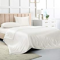 White Silk Sheets, Satin Bed Sheets, Satin Bed, Full Size Sheets, King Size Sheets, Soft Bed, Silk Sheets, Satin Bedding, Satin Sheets