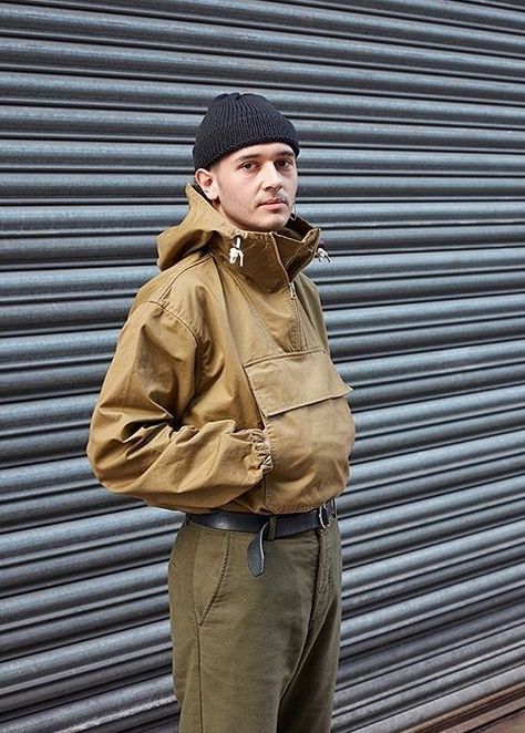 Anorak Jacket Outfit, Men's Workwear Fashion, Outwear Outfit, Short Pants Outfit, Mens 80s, Mens Raincoat, Pants Outfit Men, Mens Workwear, Thrift Fashion