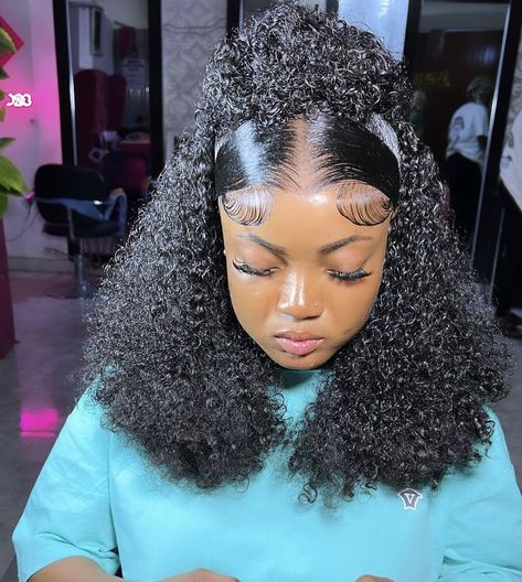 follow me for more content ; @𝘥𝘳𝘢𝘻𝘴𝘵𝘪𝘤4𝘯𝘢𝘺𝘢ᝰ🌸𑁯 Styles For Curly Frontal Wig, Deep Wave Frontal Wig Install, Frontal Wig Hairstyles Curly Hair, Deepsidepart Weave, Curly Hair Installation Styles, Curly Wigs For Black Women Hairstyle, How To Style Curly Wig, Styling Curly Wig, Styles For Curly Wigs