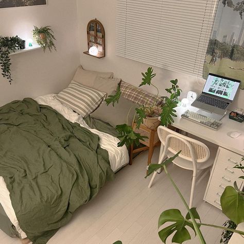 Green bedroom aesthetic