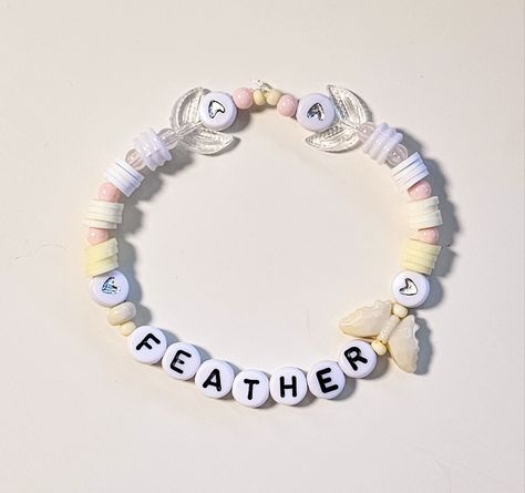 Sabrina Carpenter Friendship Bracelet, Sabrina Carpenter Bracelets, Fireplace Ashes, Sabrina Outfits, Aesthetic Sabrina Carpenter, Sabrina Carpenter Merch, Emails I Can't Send, Sabrina Carpenter Album, Diy Kandi Bracelets