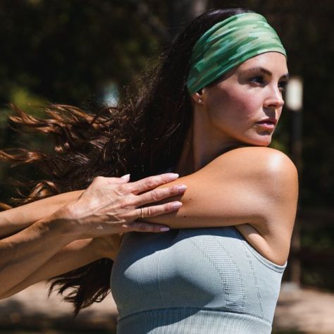 Best Headbands to Workout for Serious Sweating ... Lift Heavy, Latest Tech Gadgets, Workout Headband, Sports Headbands, Neon Fashion, Headband Styles, Sport Performance, Yoga Session, Old Quotes