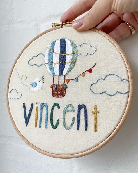 Colors, textures, lovely hot air balloon and a lot of happiness to little Vincent 🤗💙🥰🪁🕊️🎈☁️✨ - #anaclarabordou #bordado #bordadolivre #bord… | Instagram Diy Embroidery Shirt, Unique Cross Stitch, Diy Bebe, Name Embroidery, Embroidery Letters, Baby Embroidery, Hand Embroidery Design Patterns, Sewing Embroidery Designs, Hand Embroidery Art