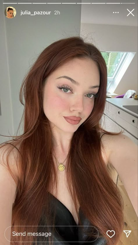 Dark Ginger Hair, Hair Color For Brown Eyes, Pale Skin Hair Color, Copper Brown Hair, Amber Hair, Rambut Brunette, Hair Pale Skin, Chestnut Hair, Chestnut Hair Color