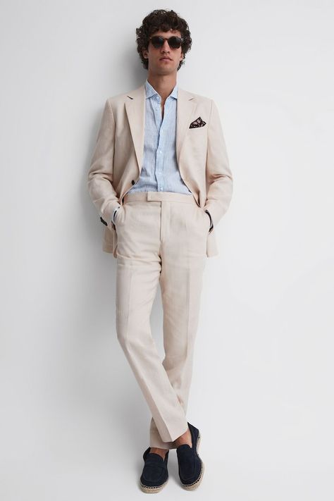 Linen Suits For Men Wedding, Cream Suits For Men, Summer Chic Outfit, Linen Suits For Men, Suit For Men Wedding, Comfortable Summer Outfits, Cream Suit, Classy Suits, Wedding Outfit Men